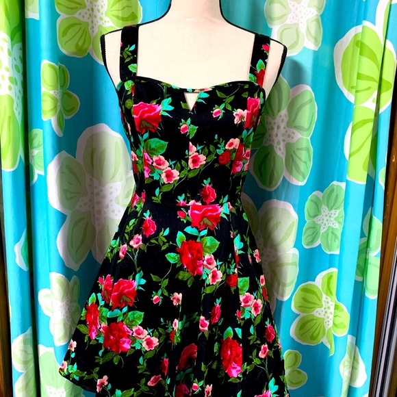 Forever 21 Dresses & Skirts - F21 Rose Print Dress